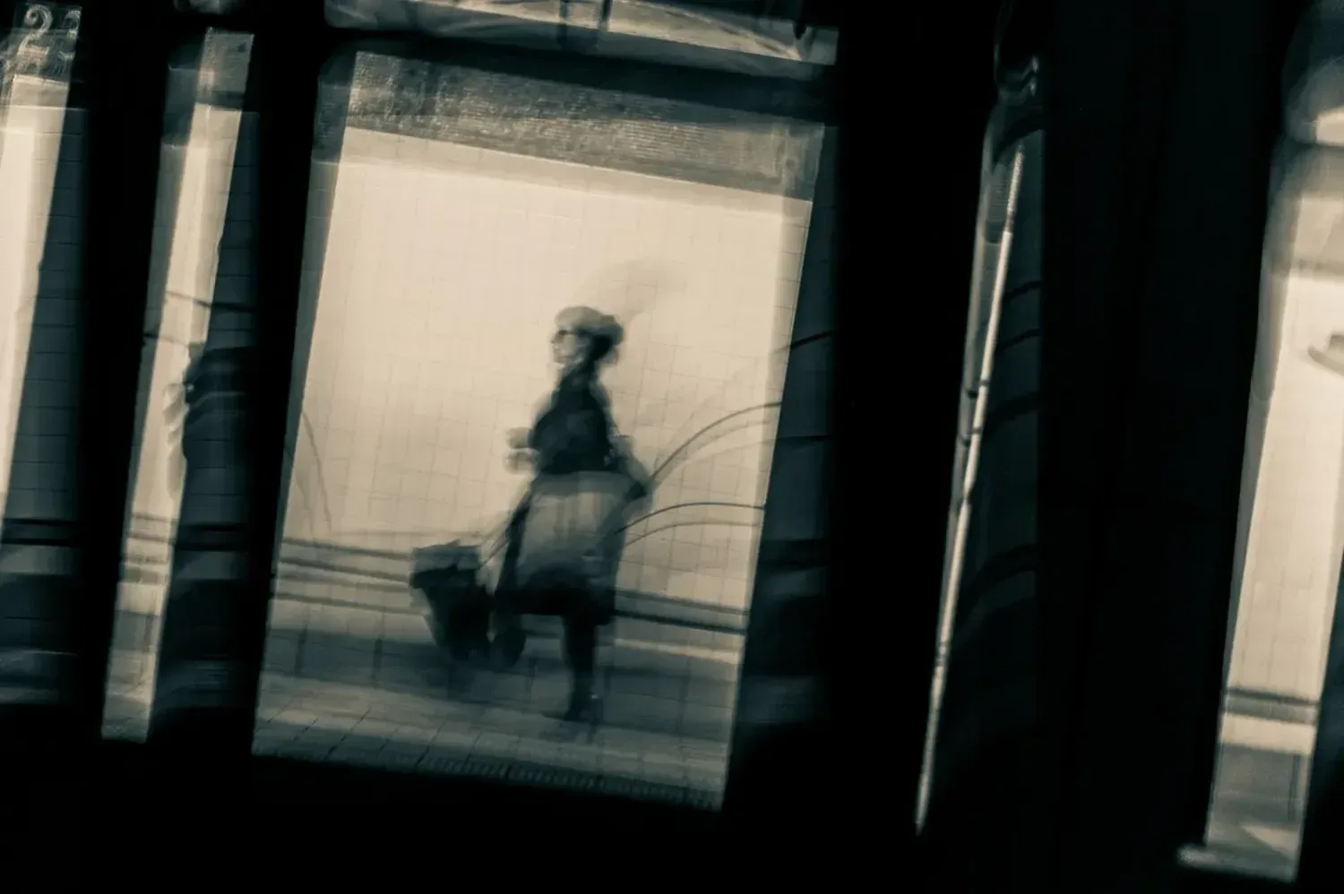 She's on a mission, Metamorphosis, The New York Trilogy